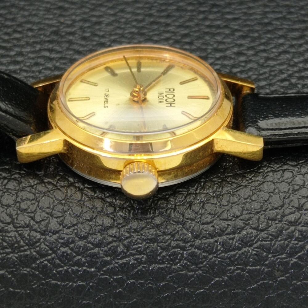 Vintage 1982 Ricoh Automatic Womans Gold Watch W/daydate & Gold accents - Picture 5 of 8